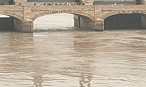 Sudden collapse of Sukkur Barrage gate stuns irrigation minister, officials