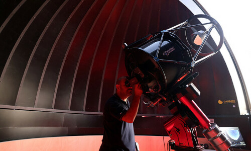 &lsquo;Spaceship&rsquo; observatory allows stargazers a peek at final frontier