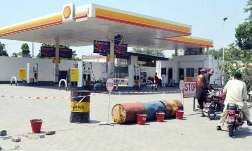 Fuel crisis hits Karachi as pumps run dry