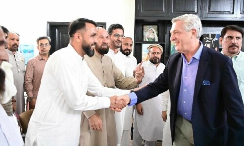 UNHCR chief embarks on Pakistan visit, meets Afghan refugees in Peshawar
