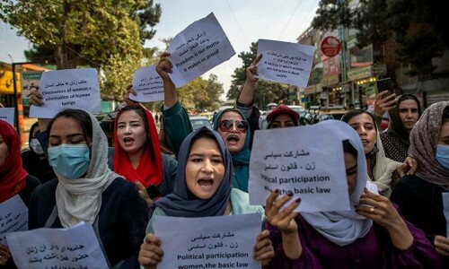 Taliban slash women govt workers’ pay Taliban slash women govt workers’ pay