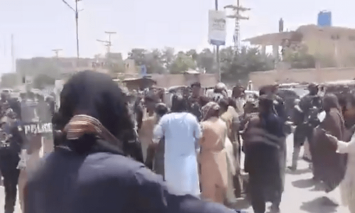 Several hurt as police, Baloch Yakjehti Committee supporters clash