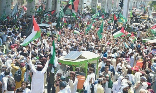Islamabad, Rawalpindi residents suffer as TLP continues sit-in