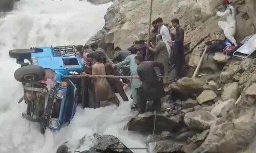 2 tourists killed, 3 missing after jeep plunges into water channel in AJK&rsquo;s Neelum Valley