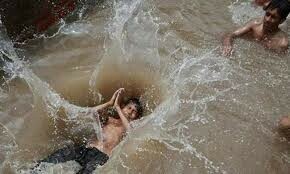 Two children drown in septic tank in Karachi’s Memon Goth Two children drown in septic tank in Karachi’s Memon Goth