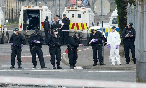 Three cops injured in Dublin riot against migrants Three cops injured in Dublin riot against migrants