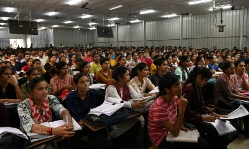 Economy booms but India&rsquo;s young hanker for government jobs