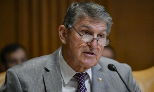 US Senator Manchin eyes presidential bid as Democrat