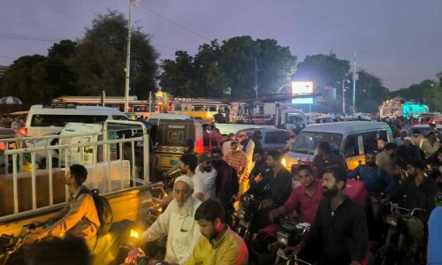 Traffic clears following hours-long severe logjam around Sindh Governor House: police