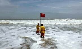 Four picnickers drown, as many rescued at Karachi beaches