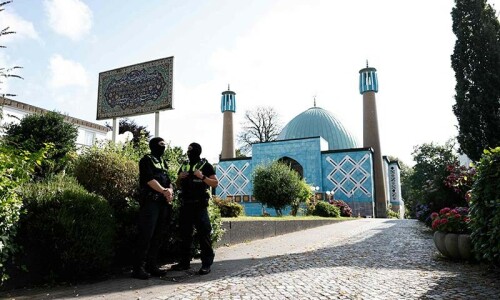 Germany bans Muslim group over ‘Iran links’ Germany bans Muslim group over ‘Iran links’