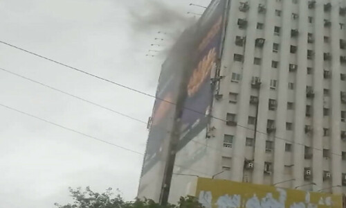 No loss of life as fire doused at Karachi&rsquo;s multi-storey building: rescue official