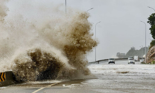 Over 300,000 displaced as typhoon lashes China Over 300,000 displaced as typhoon lashes China