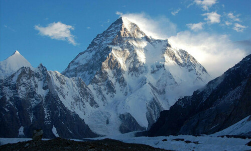 Two Japanese climbers go missing while trying to summit K2: official