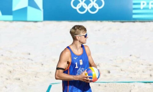 Convicted Dutch rapist booed on Olympics beach volleyball debut