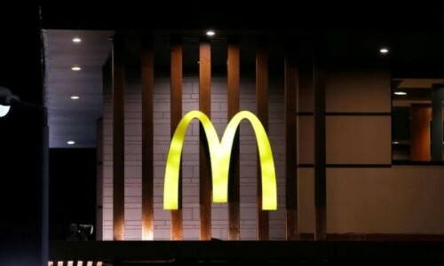 McDonald’s sales fall globally for first time in over 3 years McDonald’s sales fall globally for first time in over 3 years