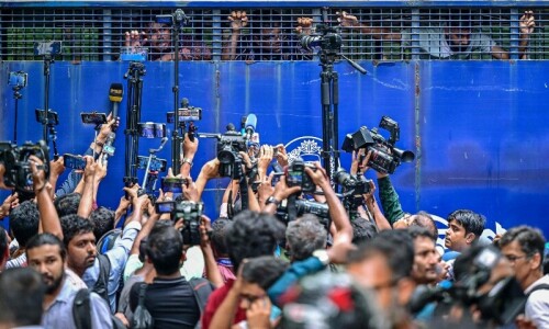 Bangladesh police lob stun grenades to disperse march over excessive use of force Bangladesh police lob stun grenades to disperse march over excessive use of force