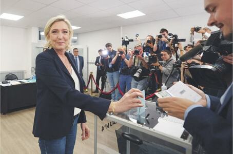 French voter turnout soars as far-right eyes power French voter turnout soars as far-right eyes power