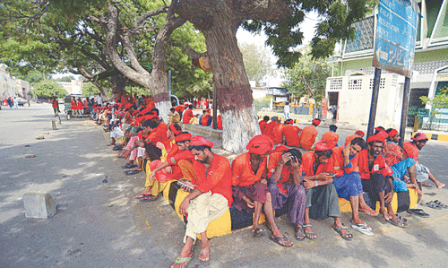 Sea breeze brings relief to Karachi after days of sweltering heat