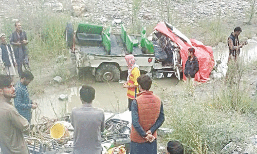 Four killed as jeep plunges into Chitral ravine Four killed as jeep plunges into Chitral ravine