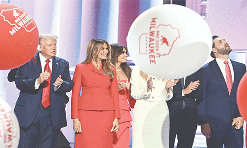 Trump back to his abrasive  best, paints US  in dark colours