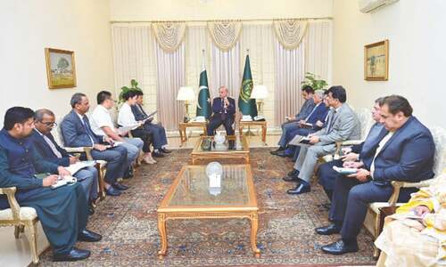 PM calls for steps towards $60bn exports in three years