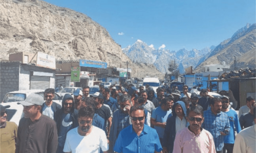 Protesters block China border over tax issue