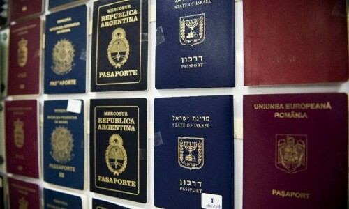 Three passengers travelling to Spain on fake documents arrested in Islamabad