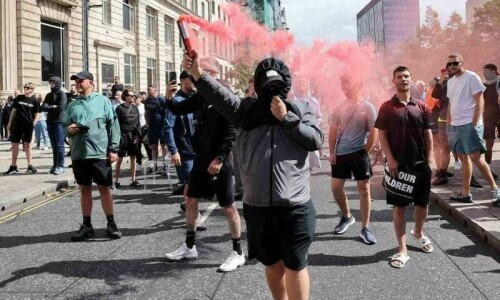 UK to beef up security at vulnerable mosques following anti-immigration riots, arrests