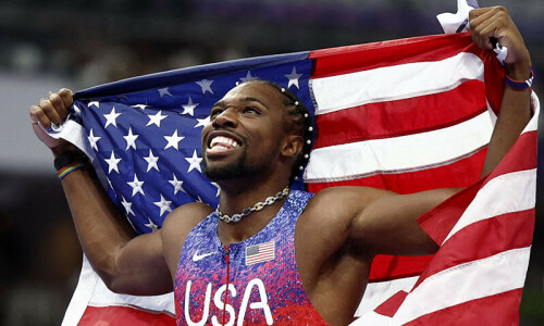 Showman sprinter Noah Lyles wins 100m gold by five thousandths of a second Showman sprinter Noah Lyles wins 100m gold by five thousandths of a second