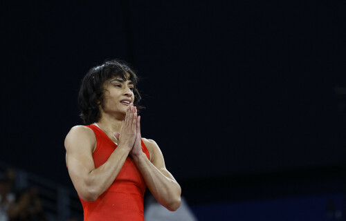 India’s Vinesh Phogat out of Olympics gold medal bout after failing to make weight India’s Vinesh Phogat out of Olympics gold medal bout after failing to make weight