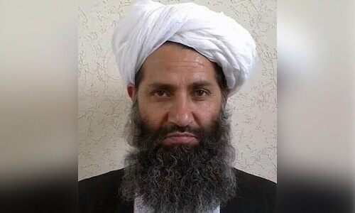 Afghan Taliban chief asks public workers to attend mosque