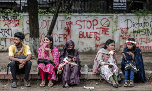 India blocks Bangladeshis fleeing chaotic regime change