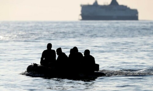 700 migrants reach Britain on 11 boats