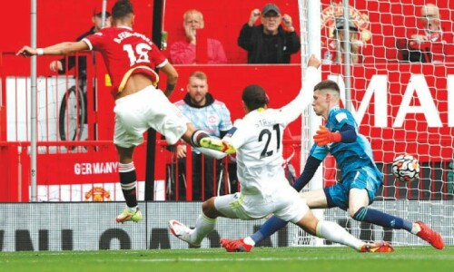 United kick off EPL season before City face new-look Chelsea