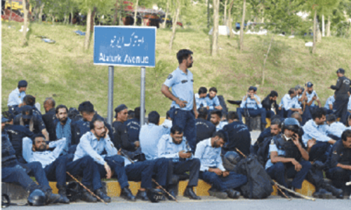 Another hectic day for Islamabad police, eight officials injured Another hectic day for Islamabad police, eight officials injured