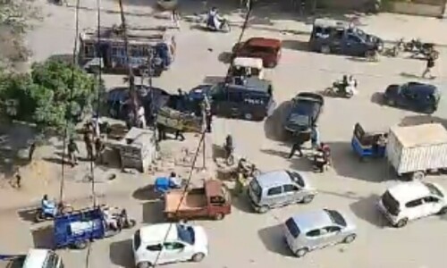 Karachi police resort to baton charge, aerial firing to disperse TLP protesters near Tower Karachi police resort to baton charge, aerial firing to disperse TLP protesters near Tower