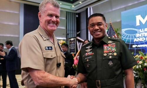 US open to escorting Philippine ships in South China Sea