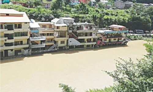 Artificial lake threatens settlements, businesses in Mansehra