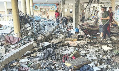 Israeli air strike on Gaza school leaves 100 dead Israeli air strike on Gaza school leaves 100 dead