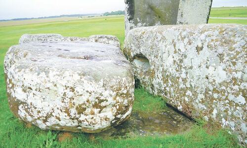 Stonehenge&rsquo;s hefty altar stone came all the way from Scotland