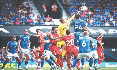 Slot starts with Liverpool win, Arsenal beat Wolves to launch title bid