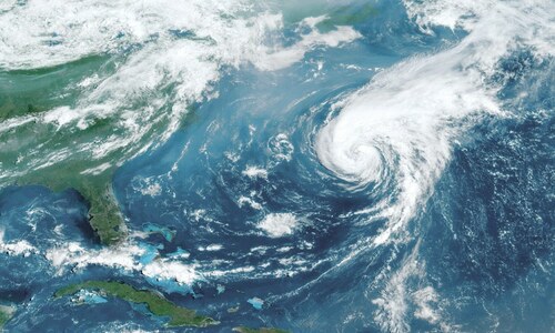 Thousands without power as Ernesto makes landfall in Bermuda Thousands without power as Ernesto makes landfall in Bermuda