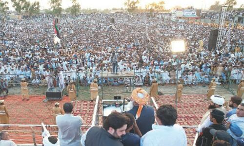 Fazl points finger at Centre over lawlessness