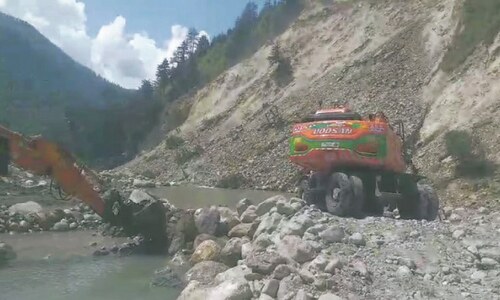 More landslides hit Kunhar River as 25 houses evacuated More landslides hit Kunhar River as 25 houses evacuated