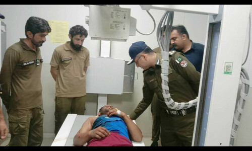 2 policemen injured in late-night TTP attack on Mianwali checkpost 2 policemen injured in late-night TTP attack on Mianwali checkpost