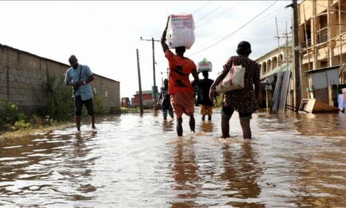 Floods displace nearly 950,000 in west Africa