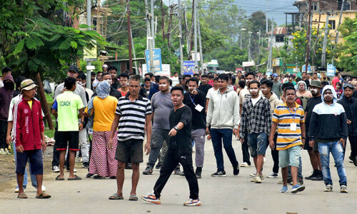 Fresh violence claims six lives in Indian state Fresh violence claims six lives in Indian state