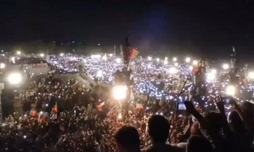 Supporters clash with cops at PTI rally as leaders demand Imran&rsquo;s release