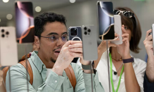 Apple’s iPhone 16 faces rising challenges with AI delay and growing Huawei competition Apple’s iPhone 16 faces rising challenges with AI delay and growing Huawei competition